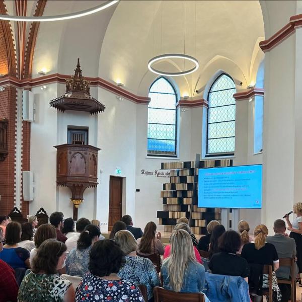 Instagram @dospelova_ocni